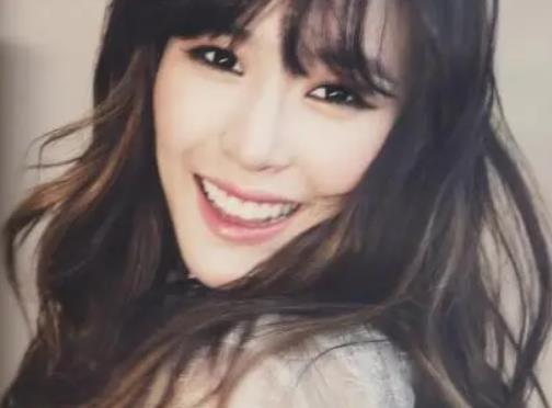 Tiffany黄美英整容前长什么样子？她现在的热搜度还高吗?