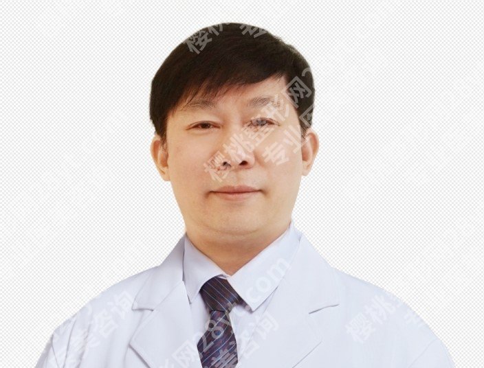 2026年去广州看眼底病，找哪位三甲公立医生比较好？