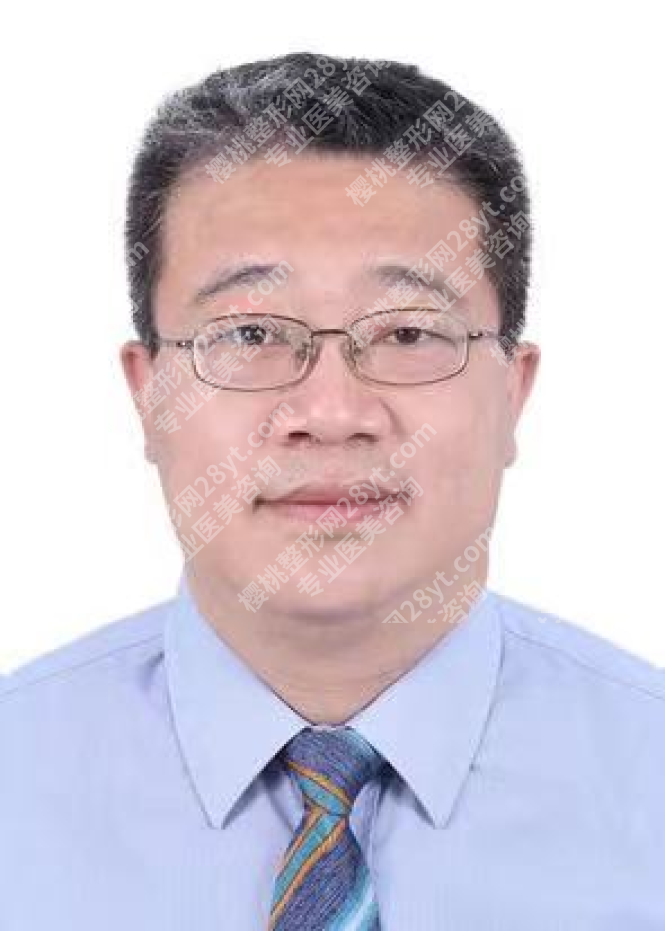 2026年去广州看眼底病，找哪位三甲公立医生比较好？