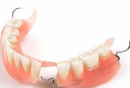 老人全口假牙多少钱一副？价格是实惠还是昂贵呢？