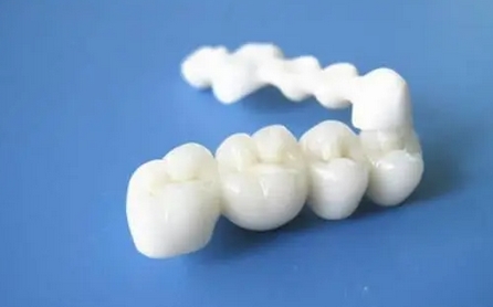 北京世纪坛医院牙齿做冠多少钱一颗？口腔医生详细介绍！牙冠修复牙齿必看！