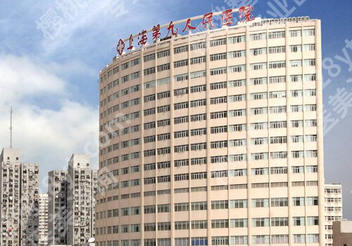 杨群医生*厉害三个项目是什么？隆鼻、吸脂等技术项目在线解析！