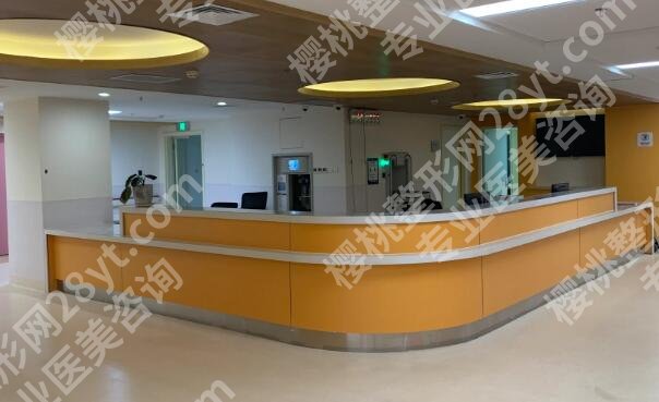 南京中大医院祛眼袋多少钱?外切去眼袋2212元起
