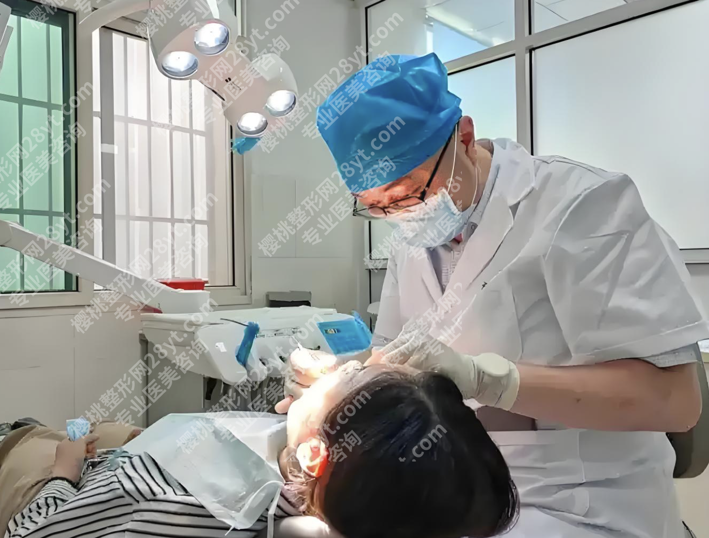 蚌埠医学院第一附属医院口腔科王栋怎么样?三甲牙医的"微创拔牙+精准种植"双绝技术揭秘