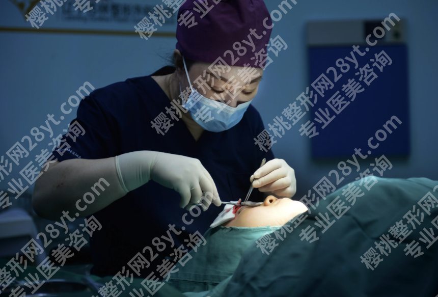 戴三友医生和和杨惠婷医生哪个好?分析两位医生的“核心差异”(学术支撑+背景拆解)