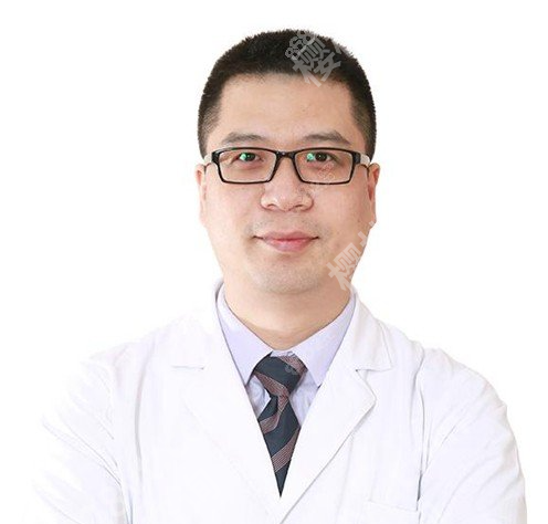 北京穆大力医生隆胸怎么样?八大处名医+双平面技术,自然动感不踩坑