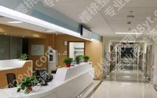 湖州市口腔医院种植牙价格贵不贵？收费表展示！看完不踩坑